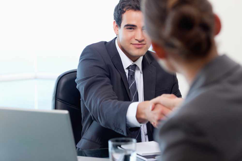 KẾT HÔN GIẢ ĐỂ ĐỊNH CƯ MỸ: RỦI RO VÀ HẬU QUẢ PHÁP LÝ
