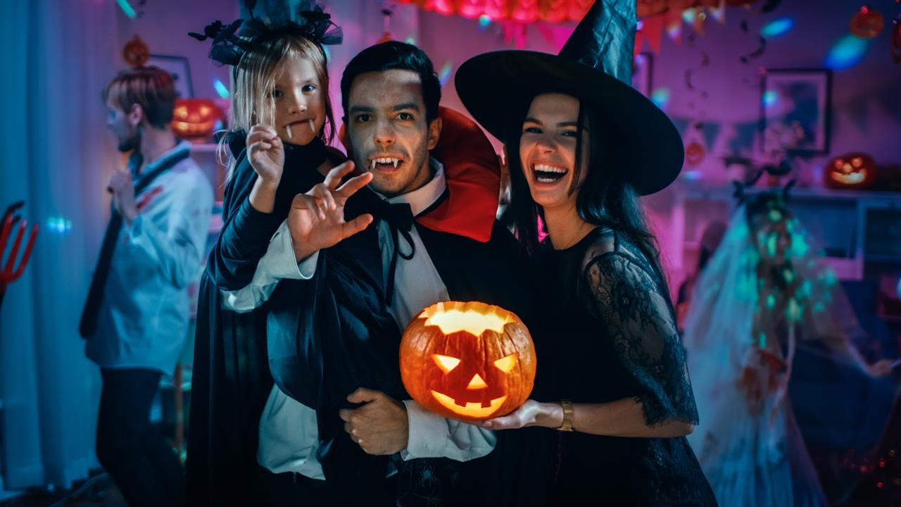 HALLOWEEN LÀ GÌ? NGƯỜI MỸ CHUẨN BỊ GÌ CHO HALLOWEEN?